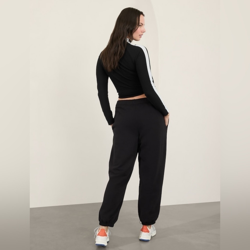 NWT Forever Fleece Black Jogger Size Large - Picture 3 of 8